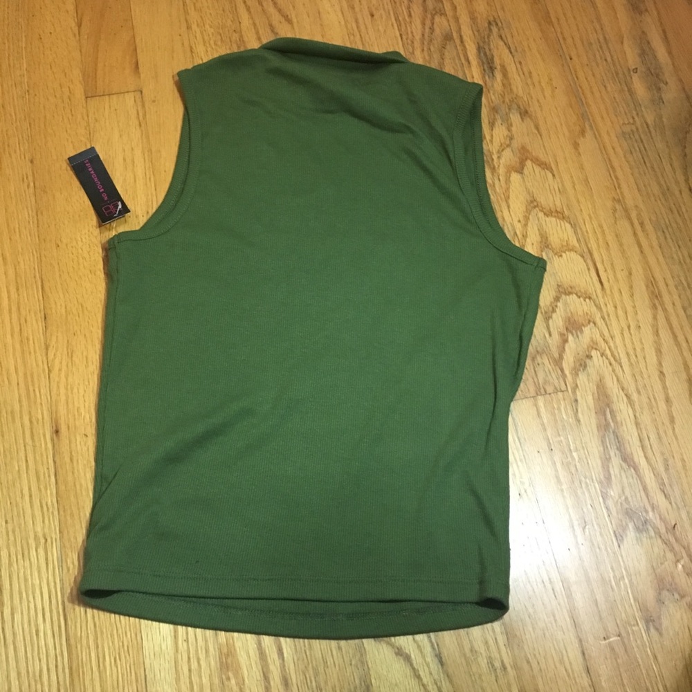 NO BOUNDARIES MOCK NECK TANK - Picture 2 of 5